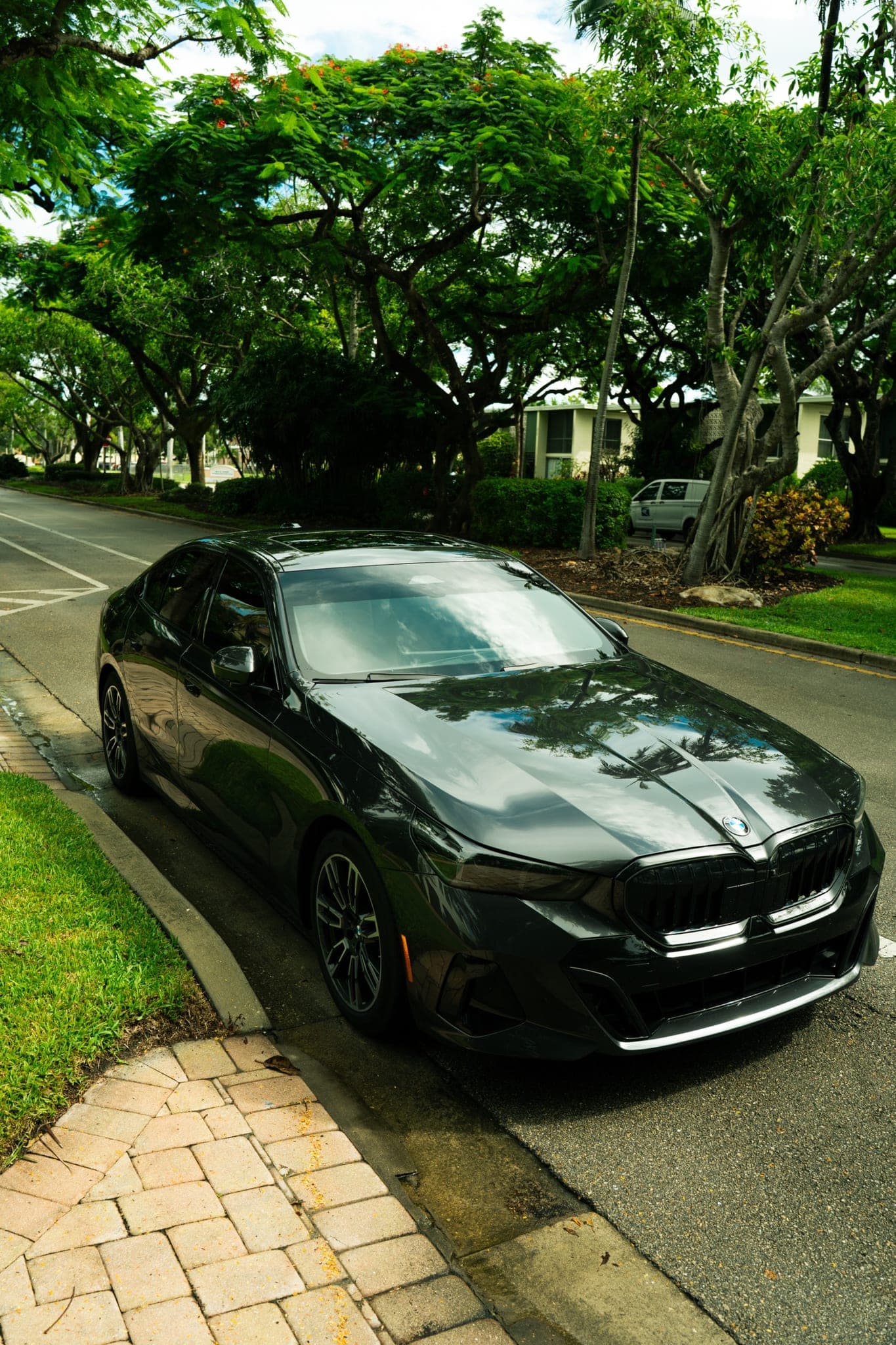 2024 BMW 530i M Package, photo 1 of 10